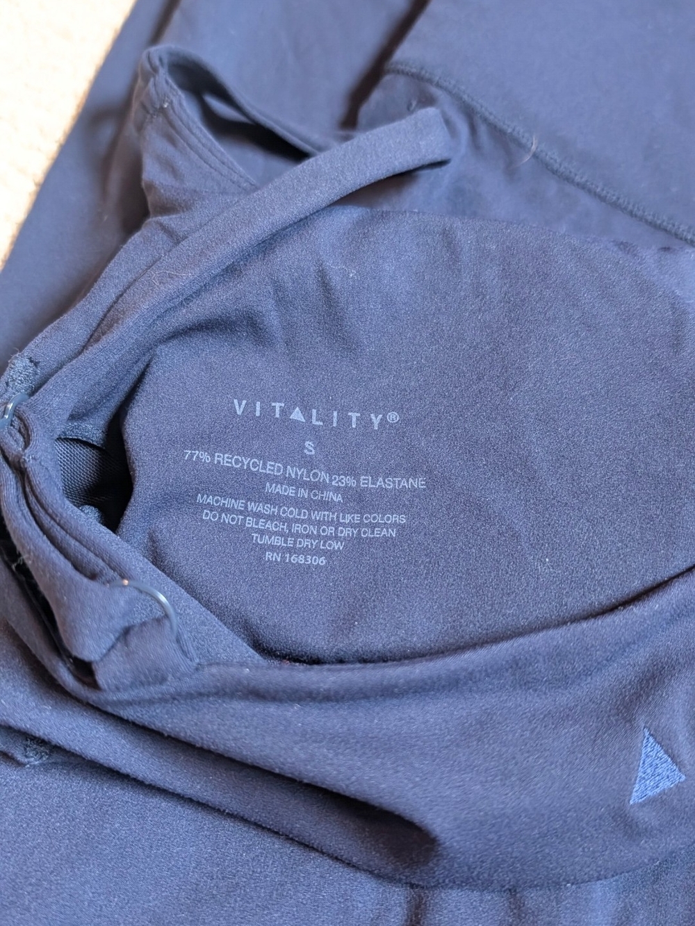 Vitality Cloud II Bra, Flare Leggings And Jacket - Picture 5 of 6